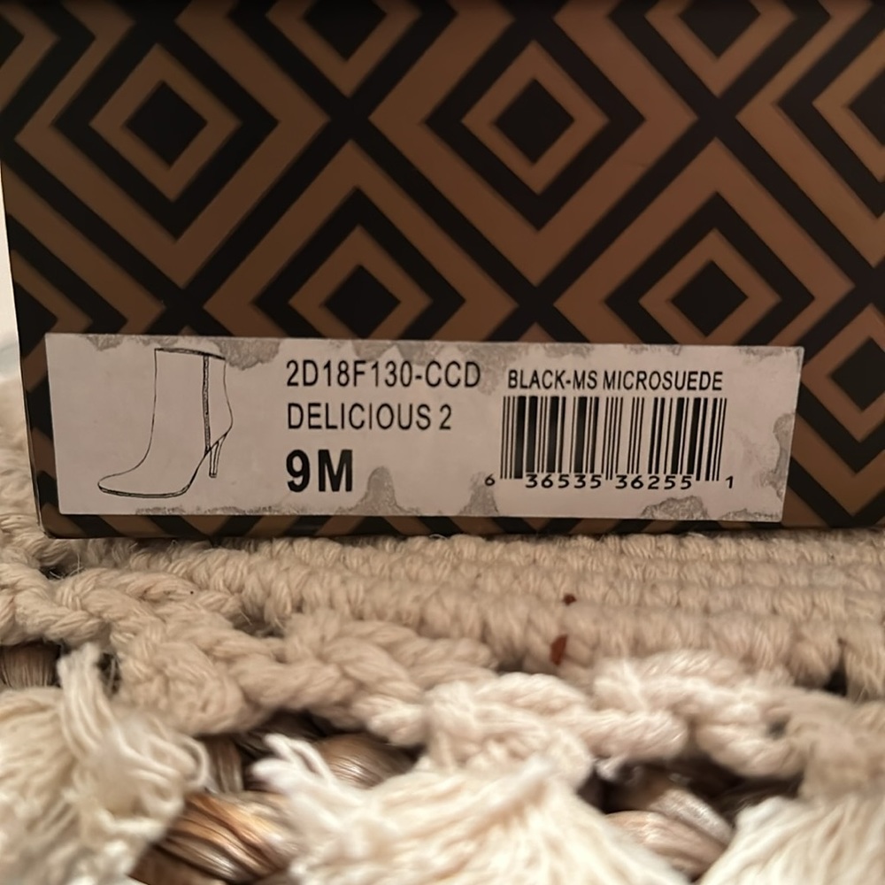 Charles By Charles David Booties - image 4